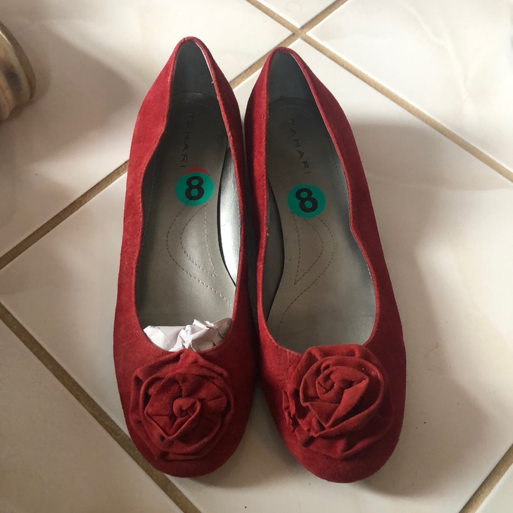 Tahari shoes